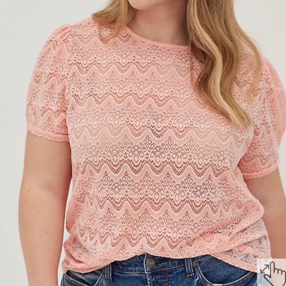 Torrid puff sleeve tee- stretch lace peach